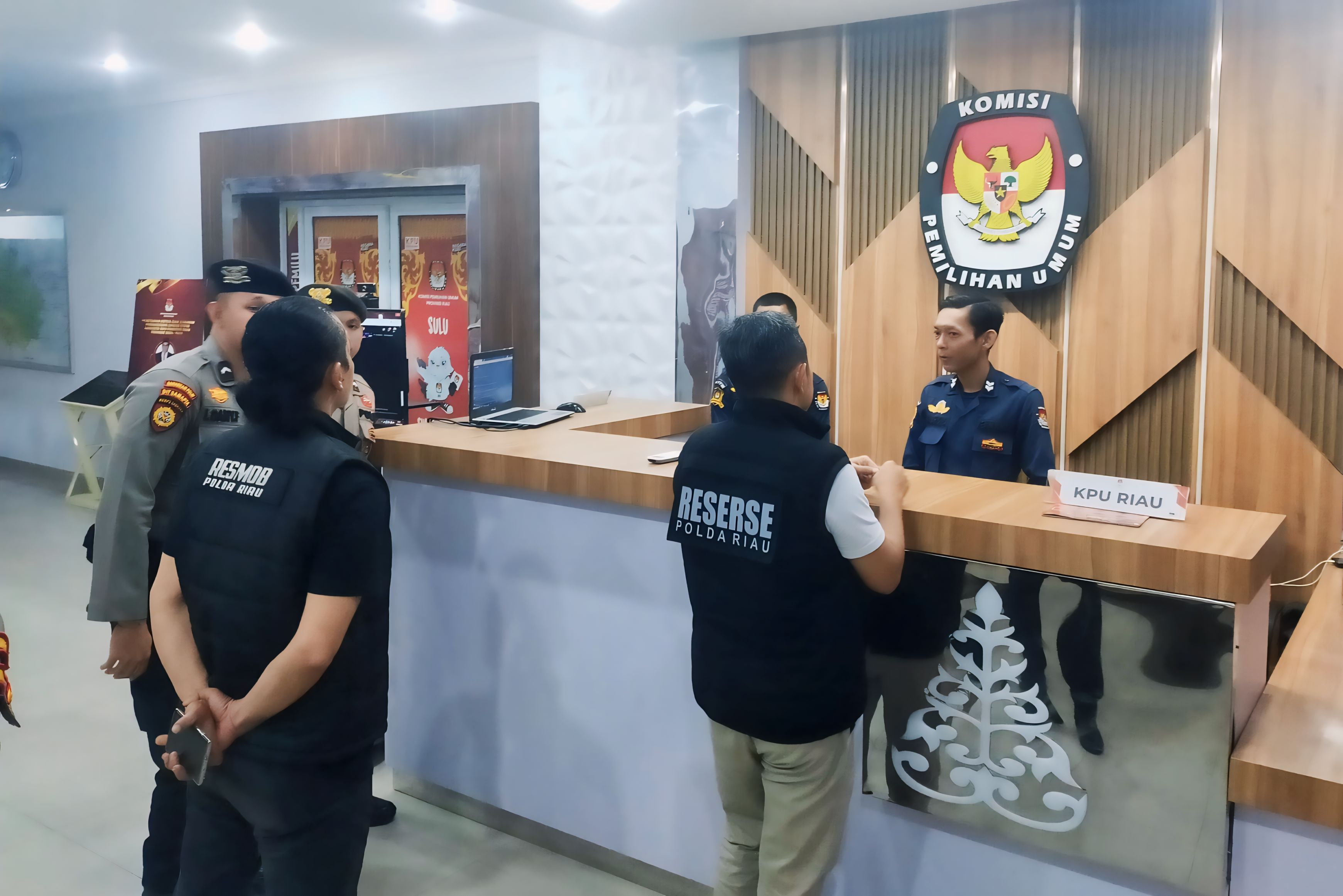PATROLI BLUE LIGHT DIGENCARKAN DITRESKRIMUM POLDA RIAU JELANG PILKADA DAMAI 2024